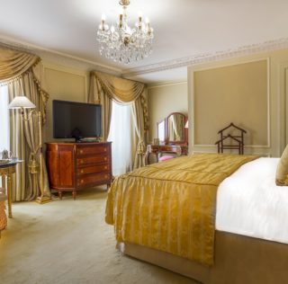 Escape from the City to peaceful Kensington